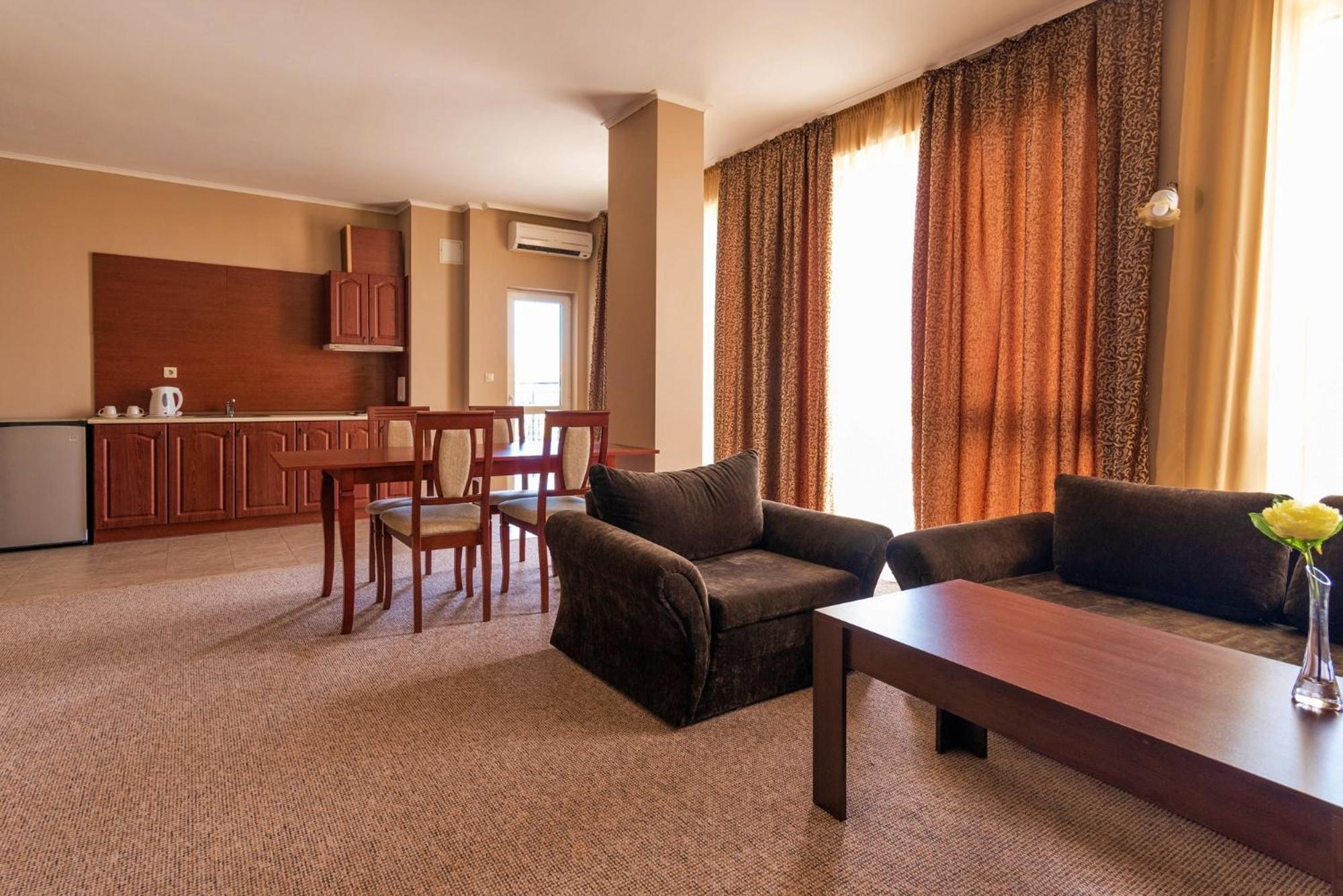 Two-Bedroom Apartment City View