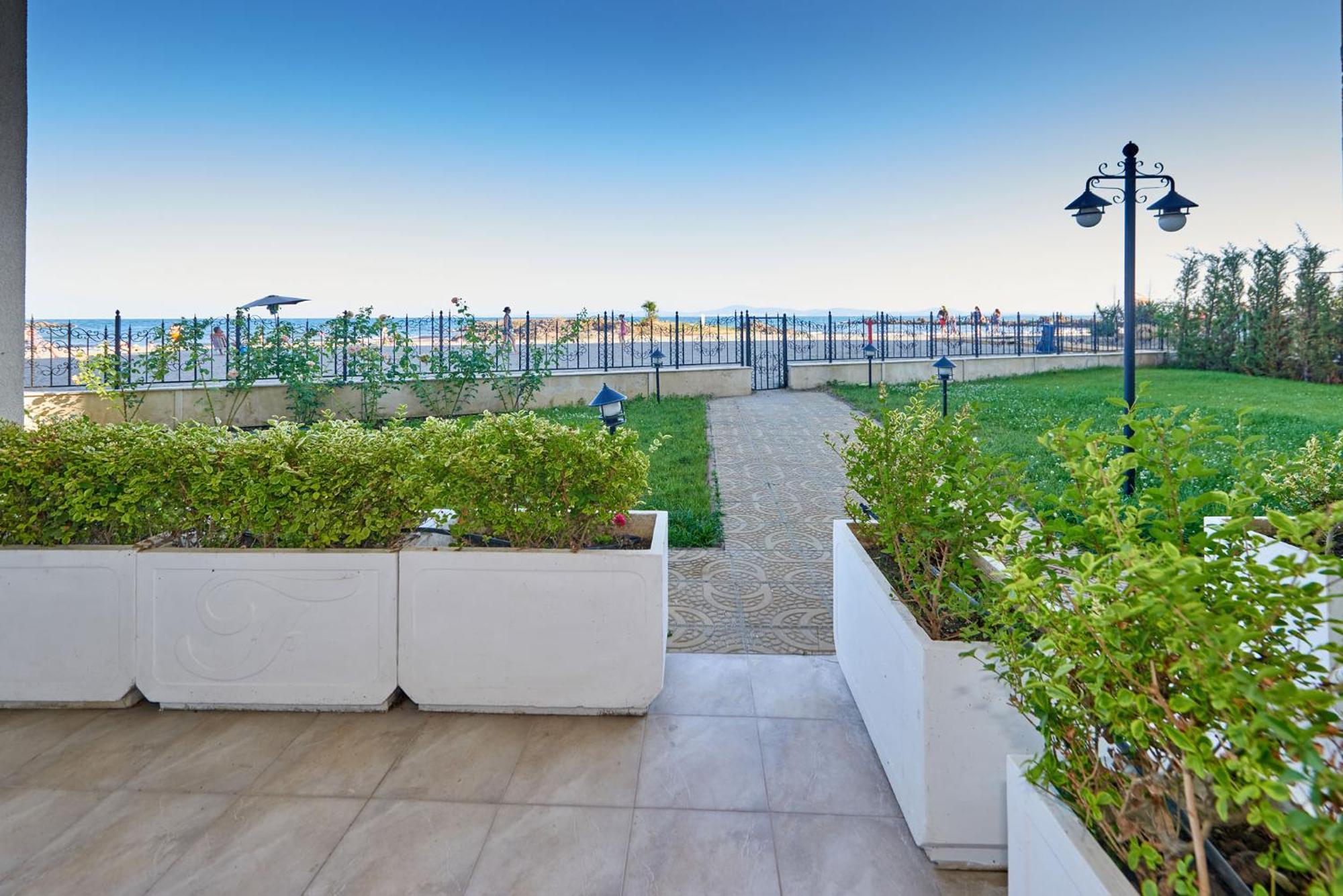 Two-Bedroom Apartment Sea View